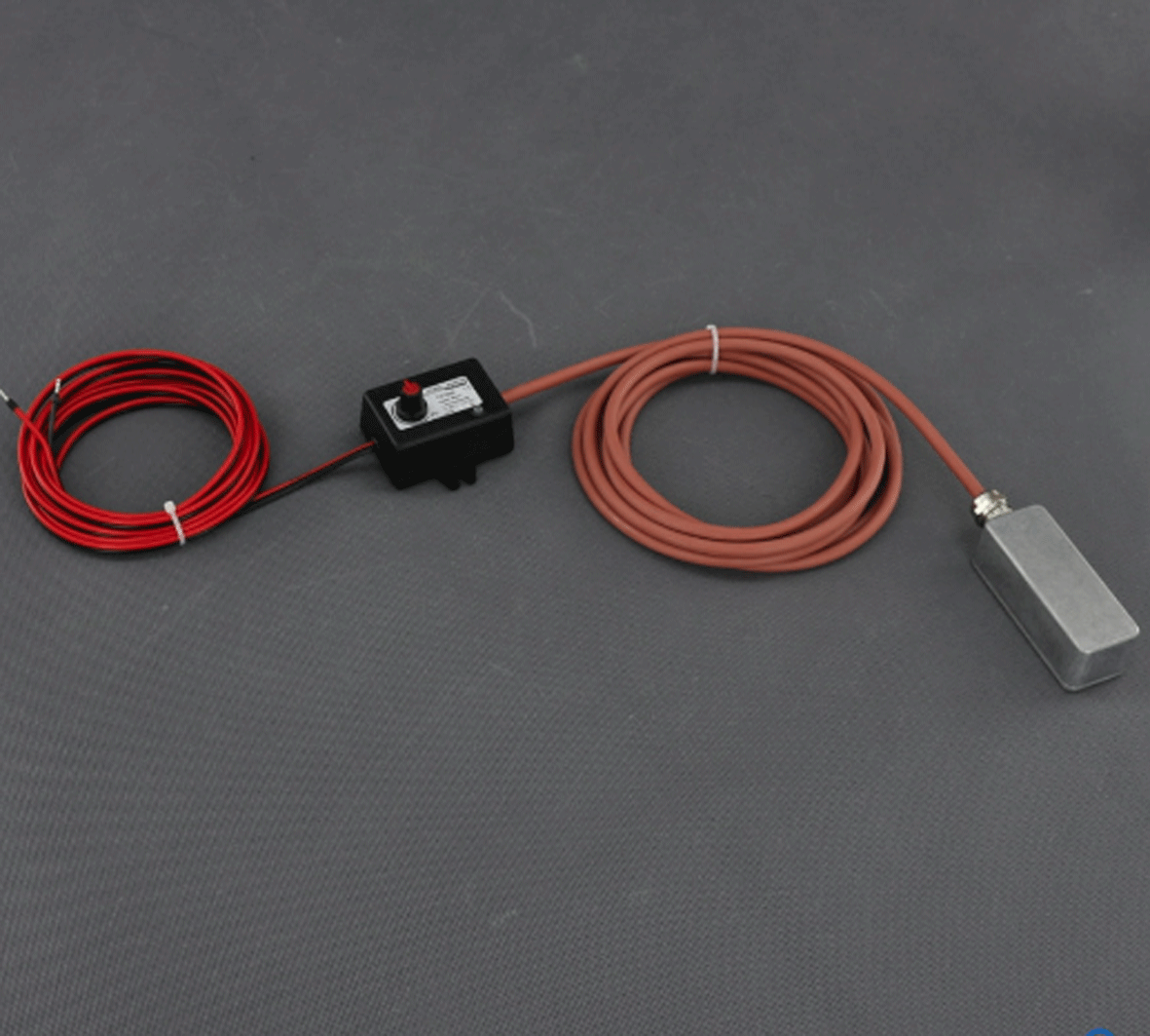 TF3860 12V/60W topné těleso s termostatem IP68